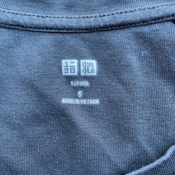 Uniqlo Supima Grey Tank - Picture 2 of 2